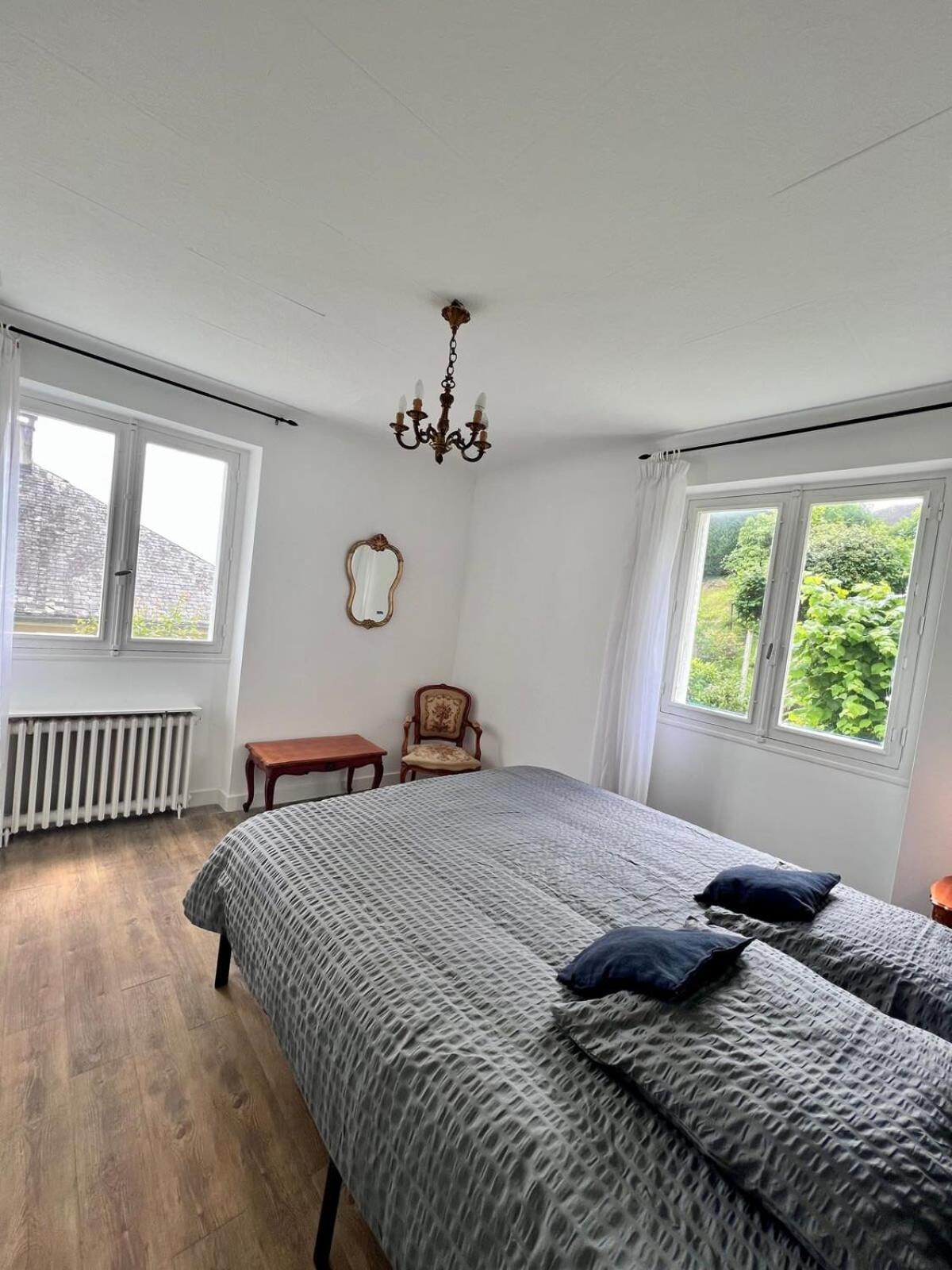 Maison "Le Jardin D'Elise" - Hauteur De Brive Екстер'єр фото